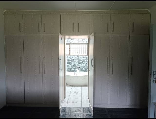 4 BEDROOM HOUSE FOR SALE IN BEREA WEST